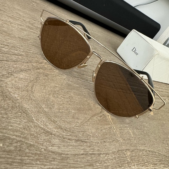 DIOR Women’s Technologic Mirrored Sunglasses - Picture 2 of 3